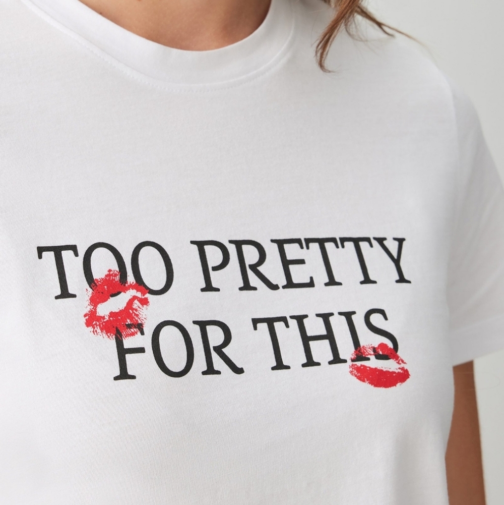 TOO PRETTY FOR THIS Casual Basic Tee with Kiss Graphic Design π Various Sizes - Picture 3 of 6